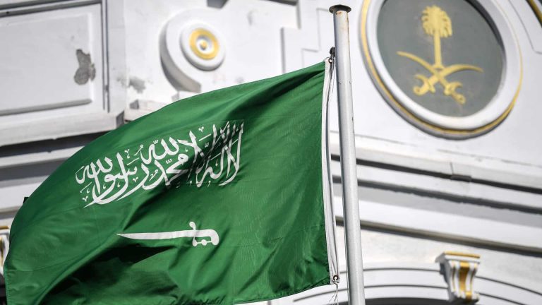سبب تأخر الموافقة على طلب الزيارة العائلية 1446