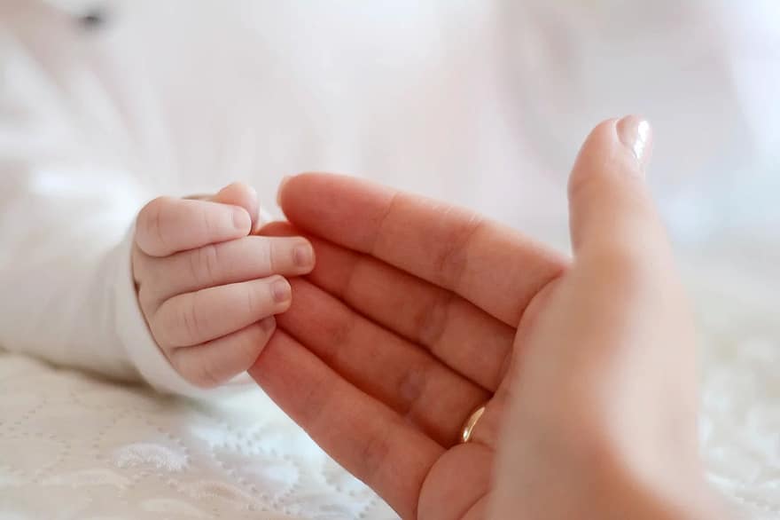 حكمة عن الأم إذاعة مدرسية